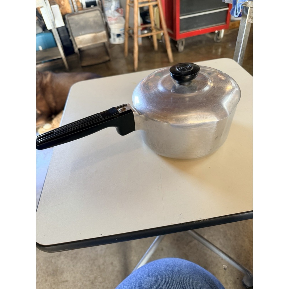 Vintage Wagner Ware Magnalite 2 Qt Sauce Pan 4682 W/Lid USA Sidney Double Pour